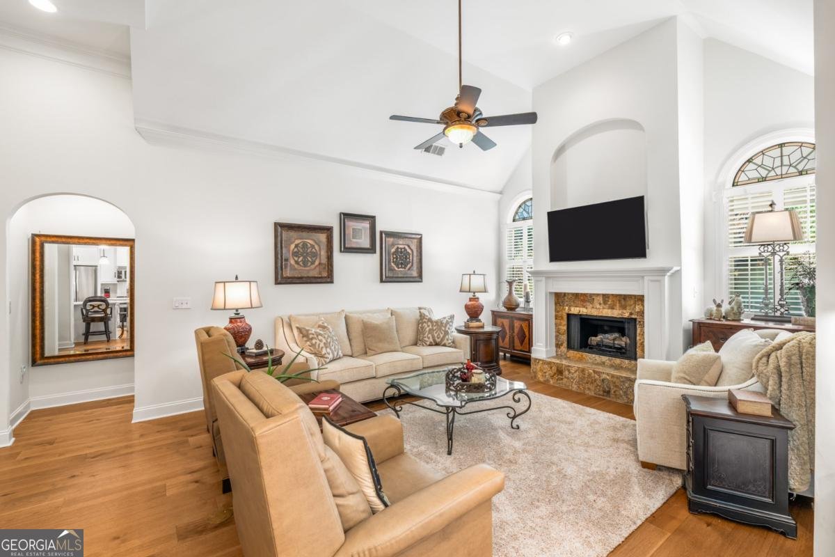 5575 Villa Lake Court Suwanee - 6
