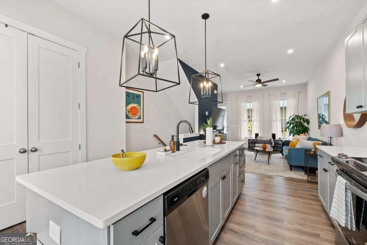 1054 Crest Circle Atlanta - 13