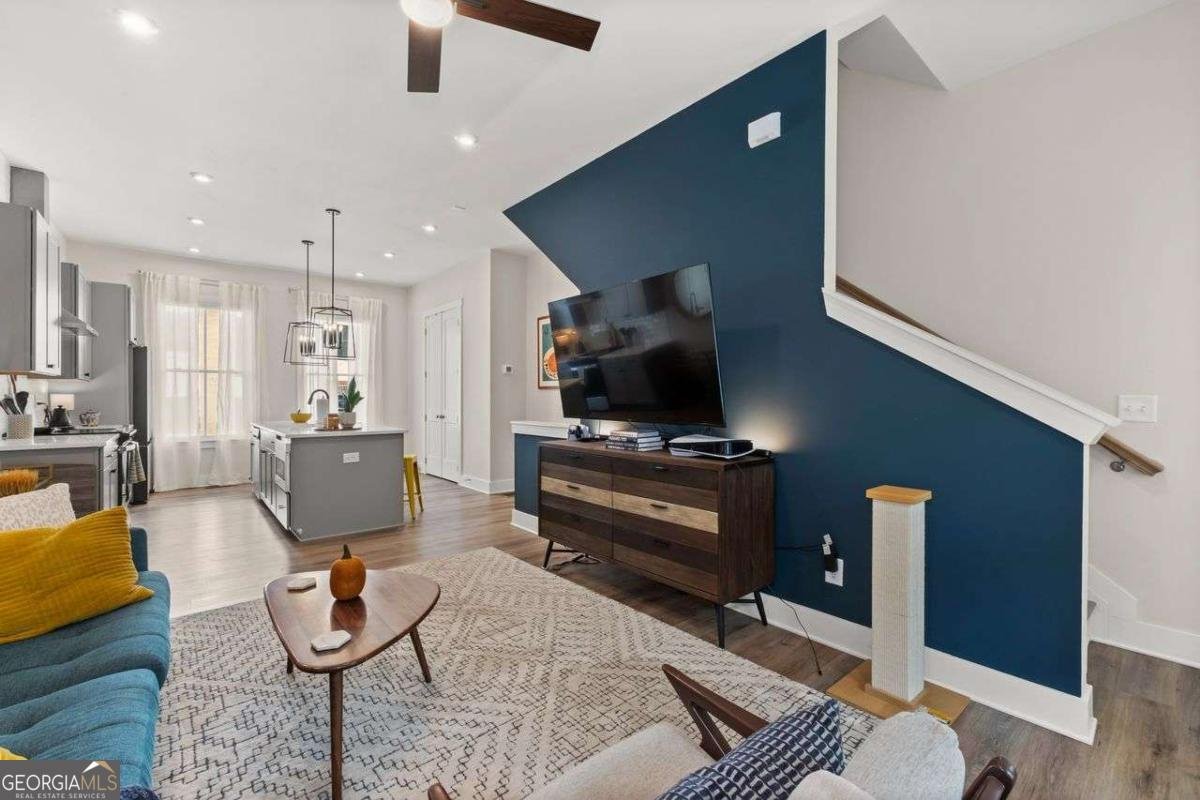 1054 Crest Circle Atlanta - 9