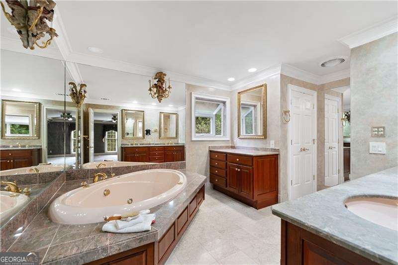 7300 Chattahoochee Bluff Drive Atlanta - 28