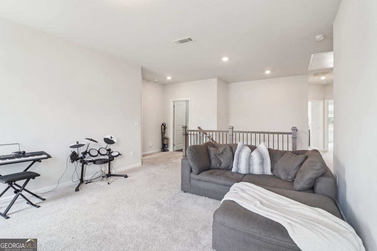 66 COTTONTAIL Lane Loganville - 54