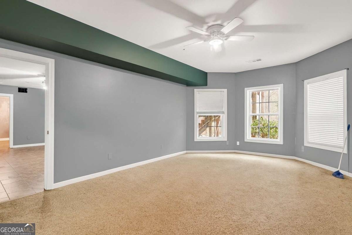 1641 White Oak Cove Loganville - 30