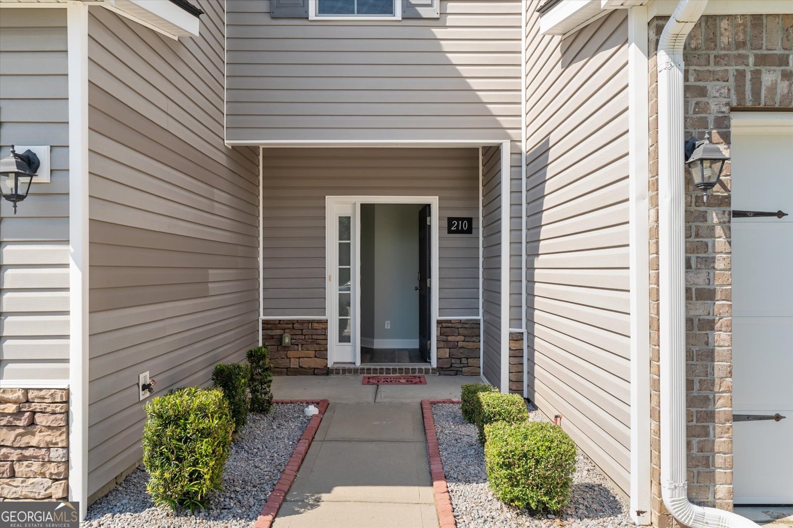 210 Kepler Loop Richmond Hill - 2