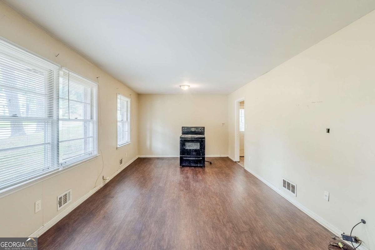 2324 Springdale Circle Atlanta - 4