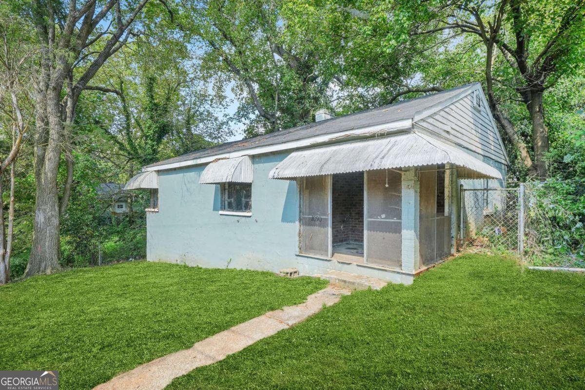 1090 Ira Street Atlanta - 1