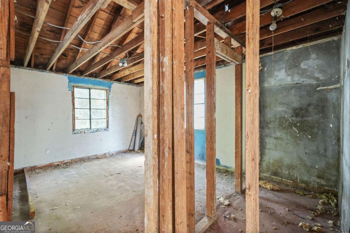 1090 Ira Street Atlanta - 10