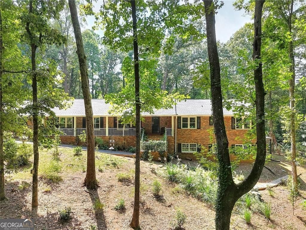 2135 Masonwood Circle Snellville - 1
