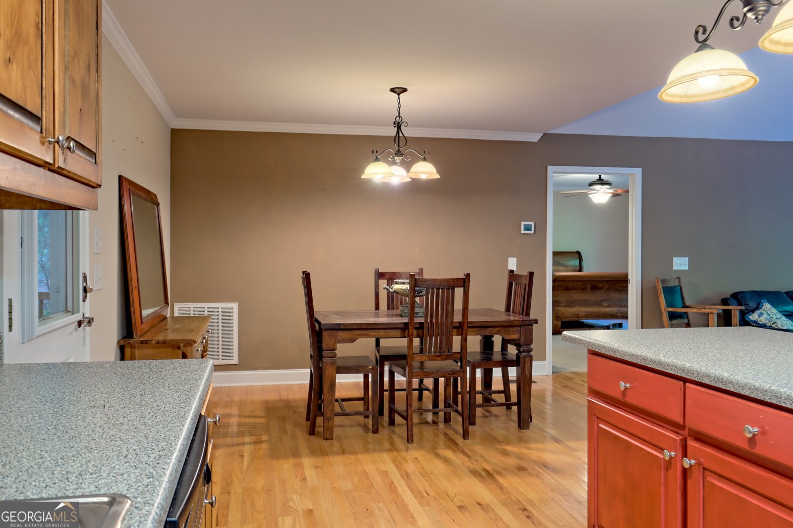 188 Fulton Road Tiger - 13