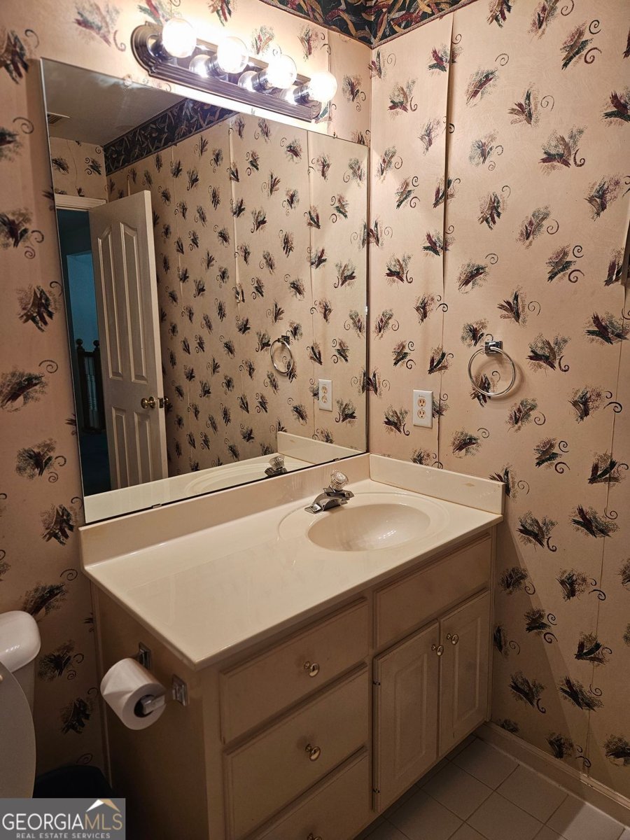 4458 BLACK WATER Cove Ellenwood - 2