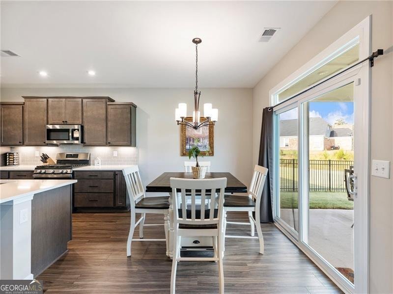 627 Michigan Circle Hoschton - 2