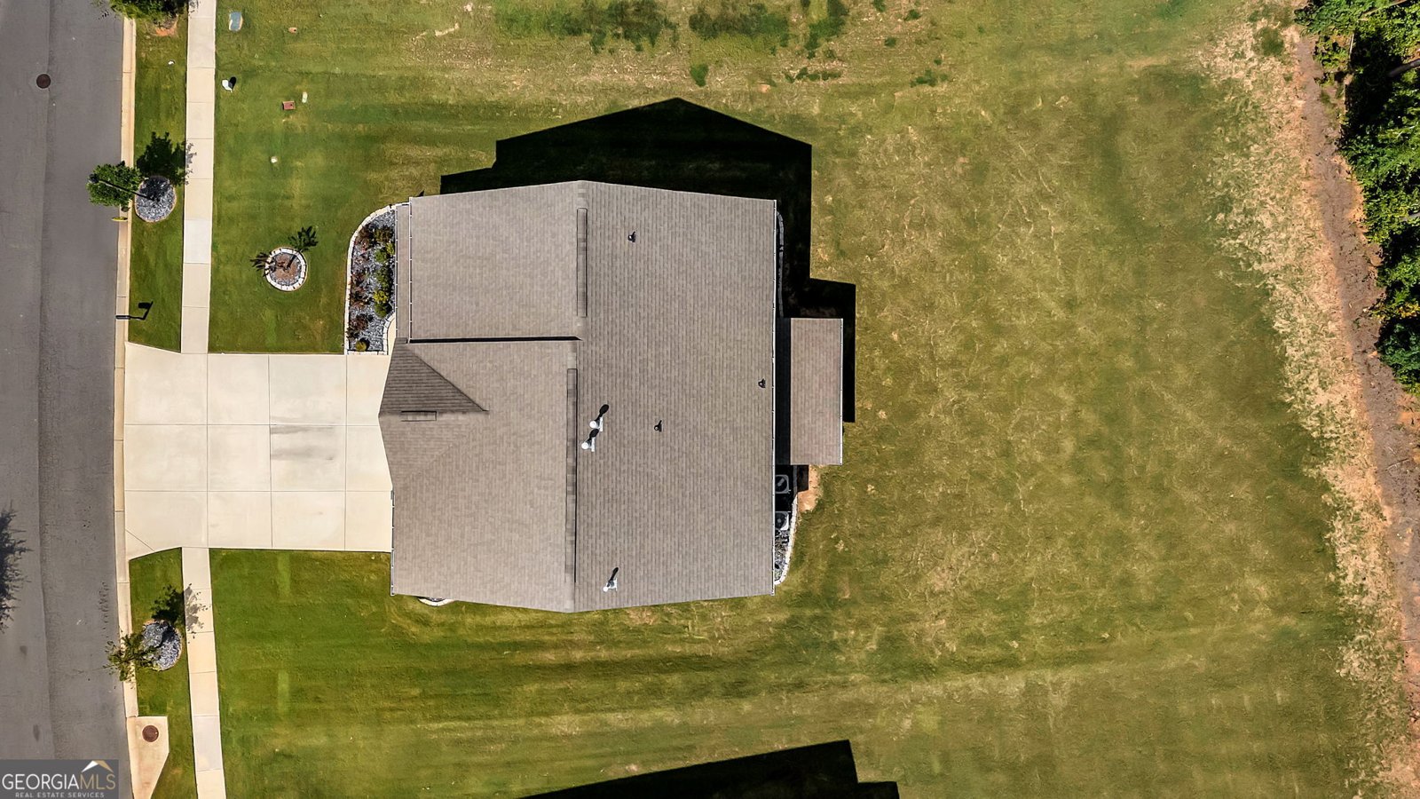 8033 Louis Drive Locust Grove - 41