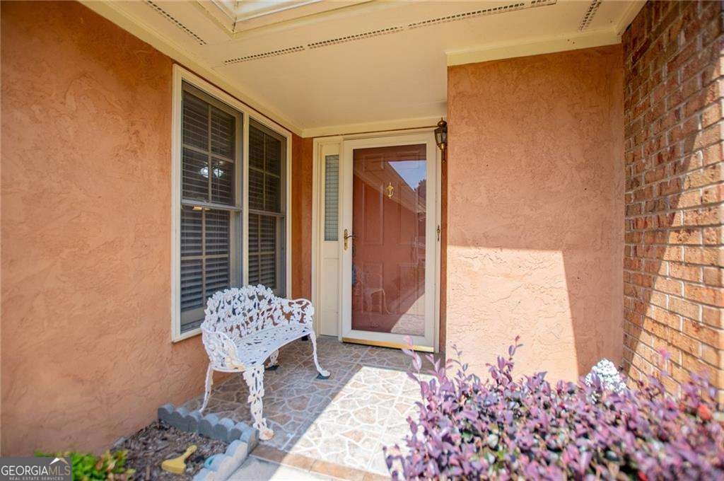 7125 Woodridge Lane Union City - 2