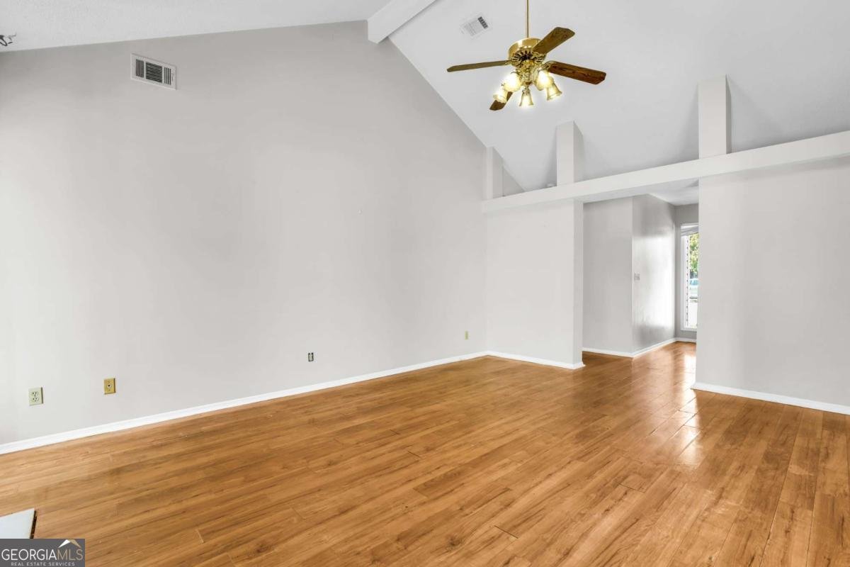 10 English Saddle Court Savannah - 12