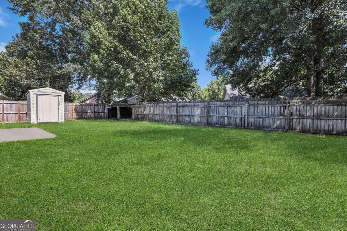 10 English Saddle Court Savannah - 38