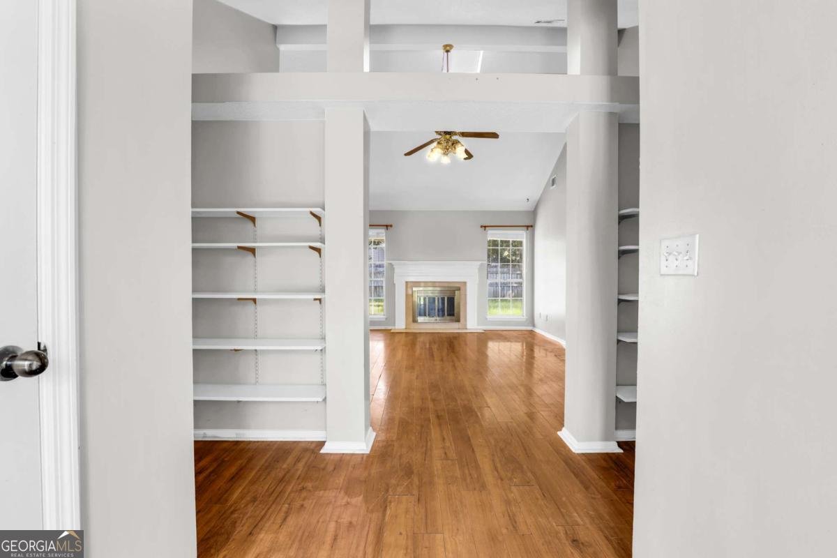 10 English Saddle Court Savannah - 9