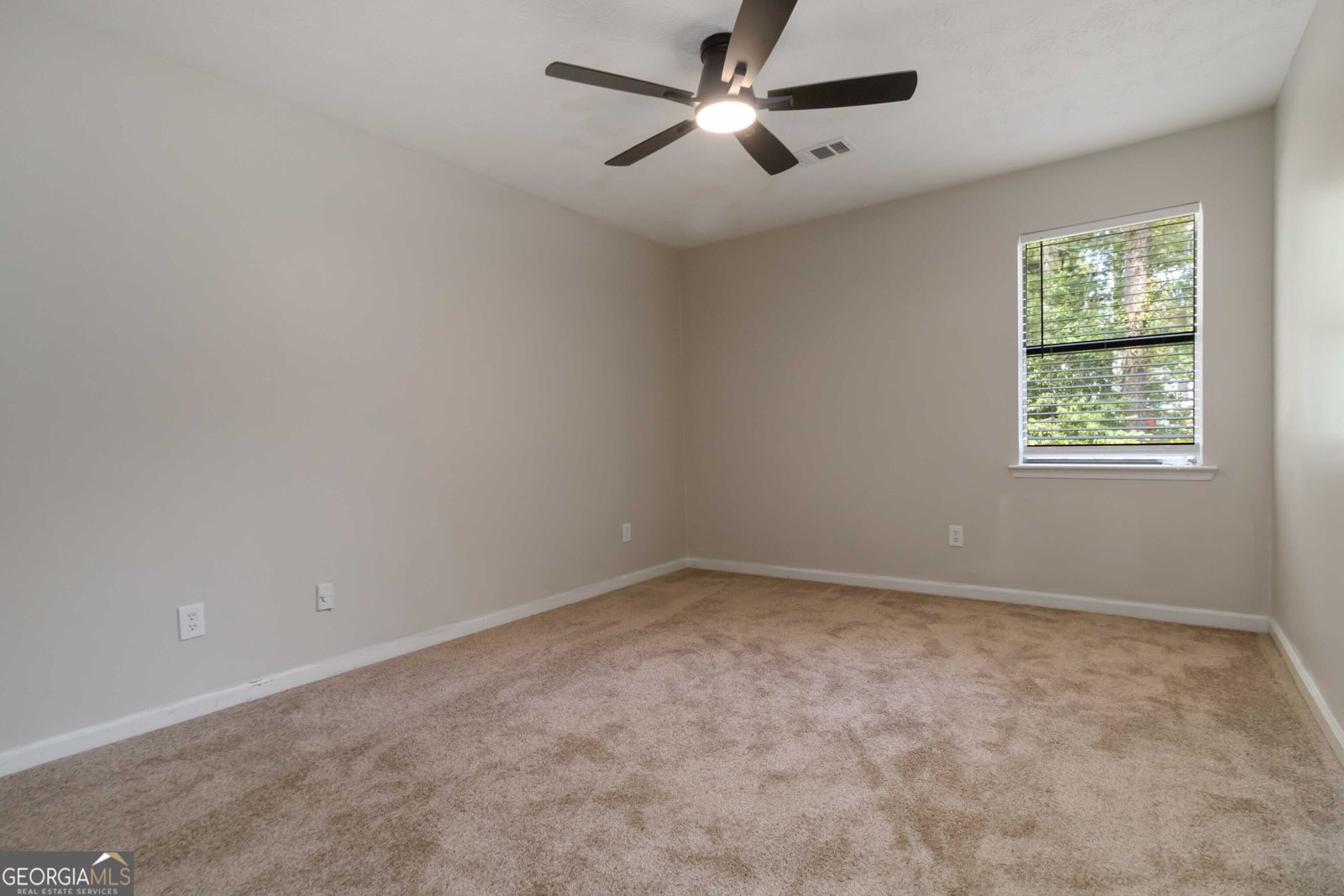 145 HUNTCLIFF Court Fayetteville - 33