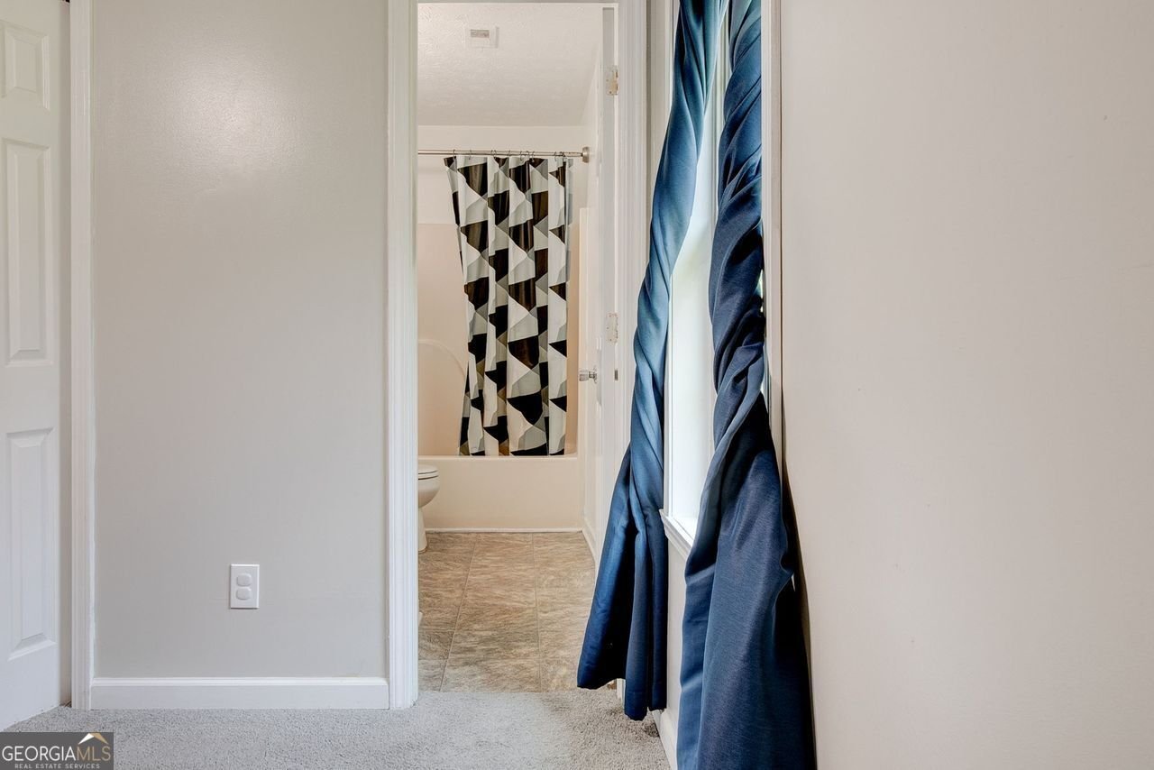 352 MEADOW TRACE Drive Auburn - 16