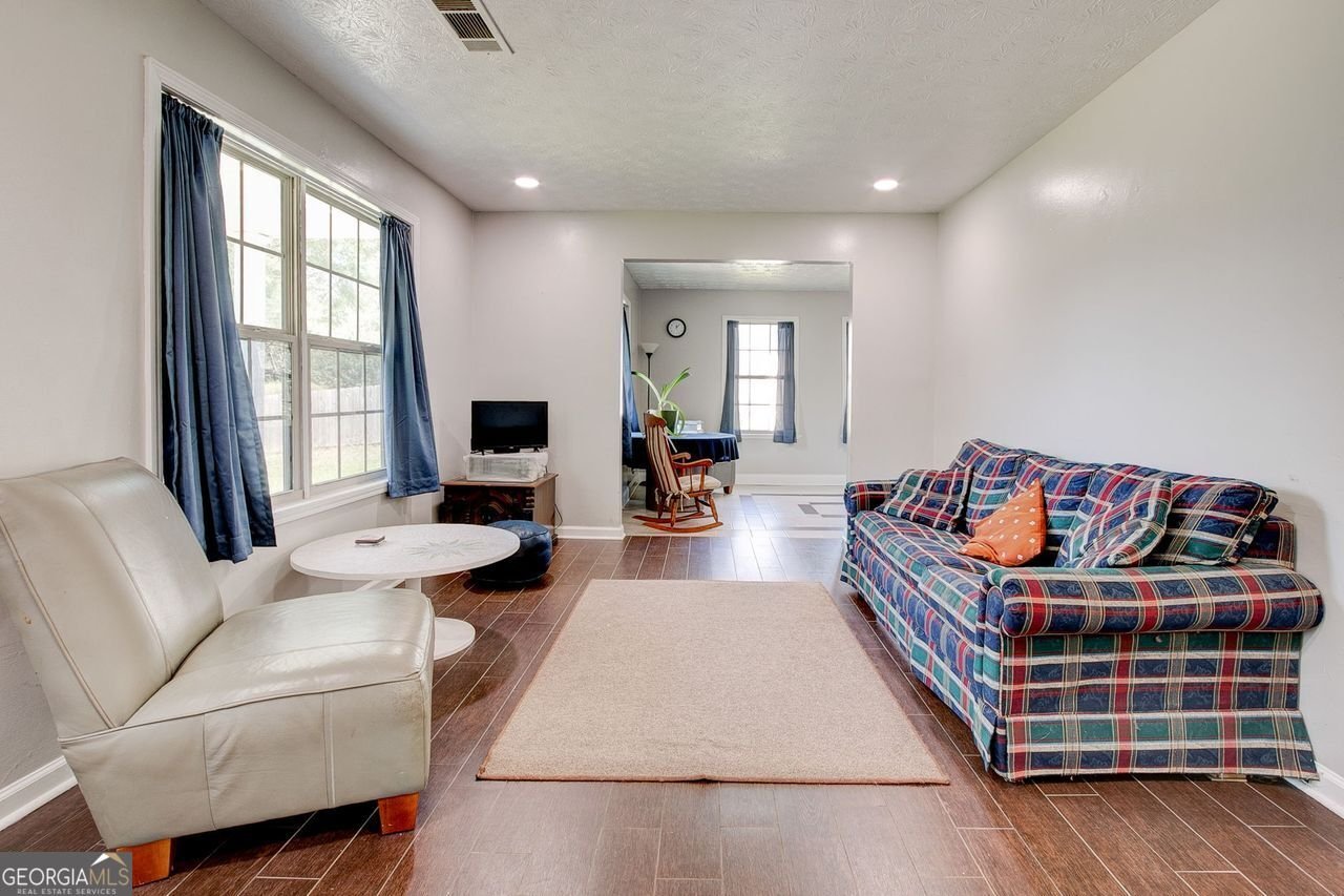 352 MEADOW TRACE Drive Auburn - 8
