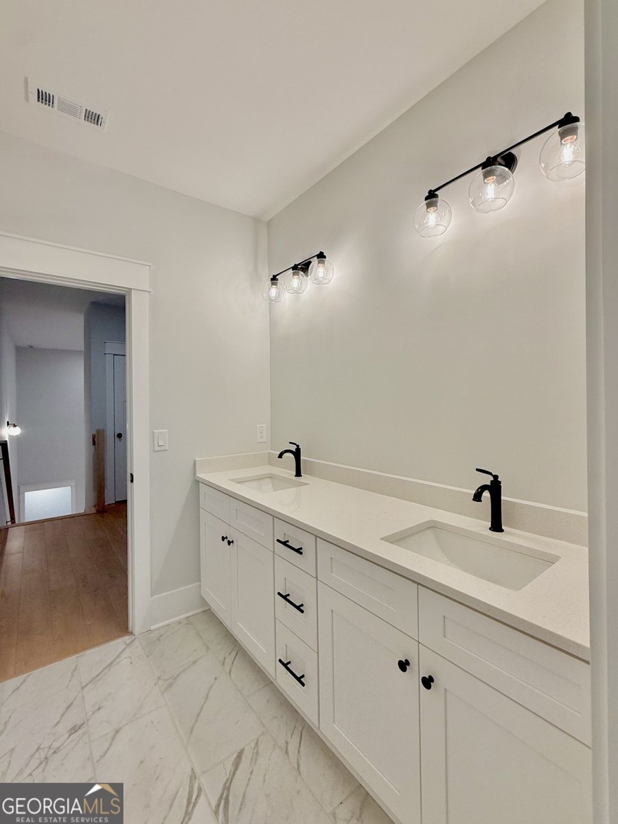 301 Eminence Peak Rydal - 44