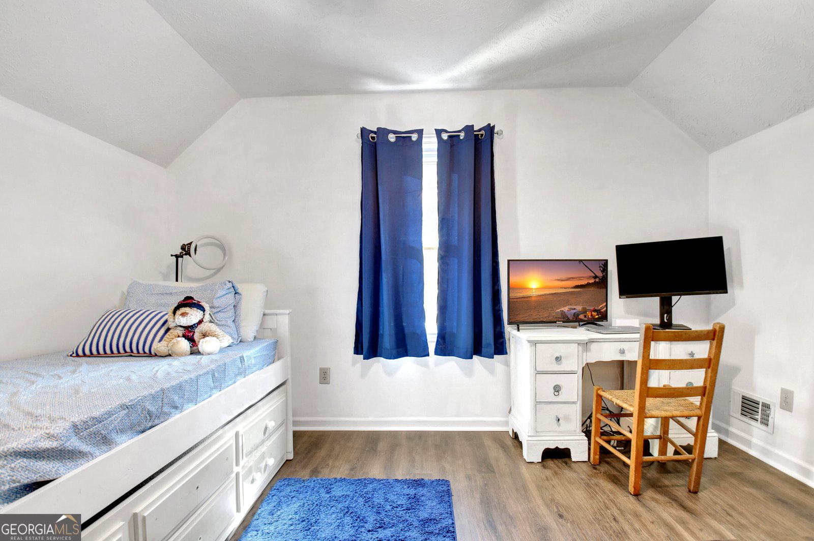 605 Rowe Road Senoia - 37