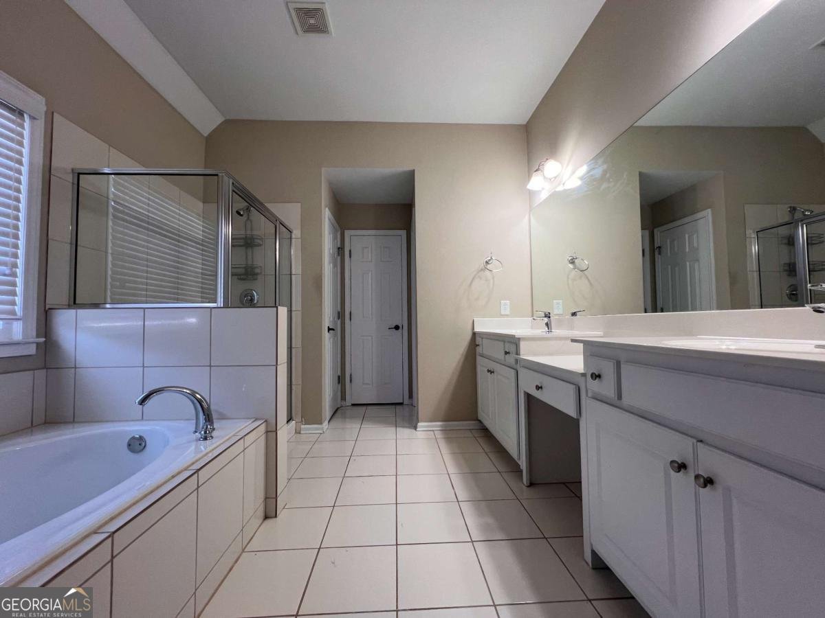 987 Ivey Chase Place Dacula - 27
