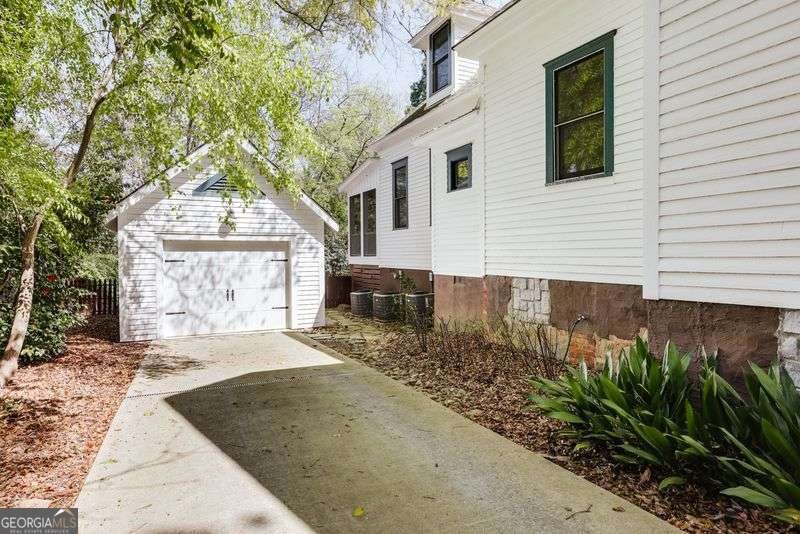 255 Bloomfield Street Athens - 3