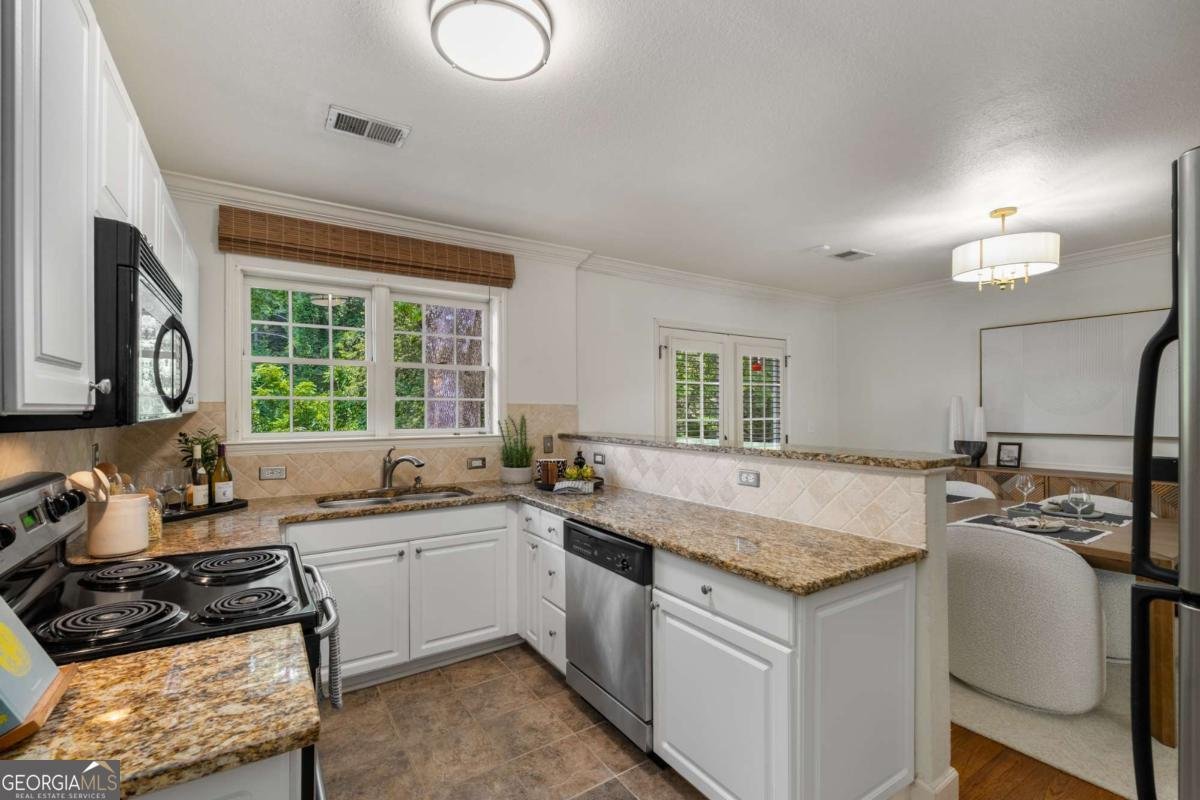 115 Peachtree Memorial Drive Atlanta - 16