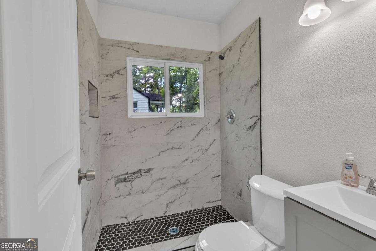 332 Lee Street Forest Park - 17