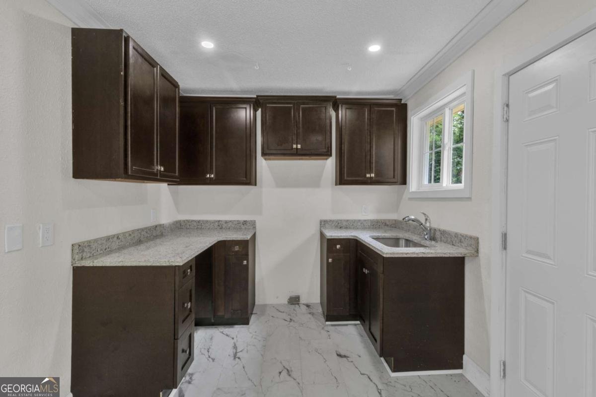 332 Lee Street Forest Park - 6