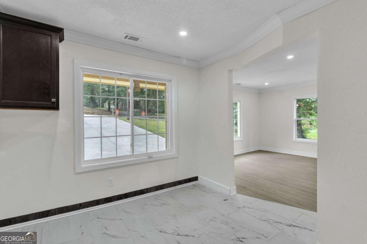 332 Lee Street Forest Park - 7