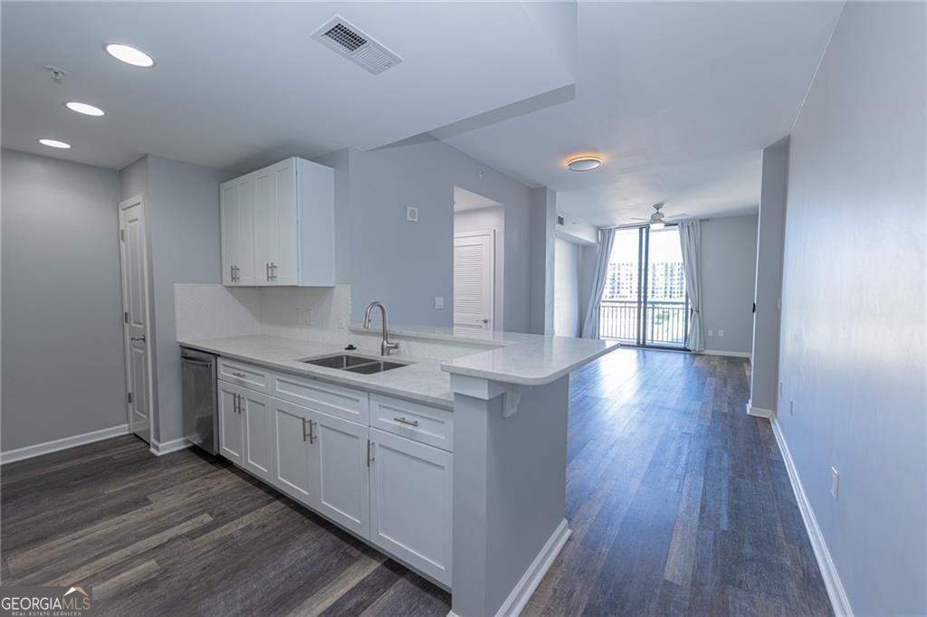 3040 Peachtree Road Atlanta - 3