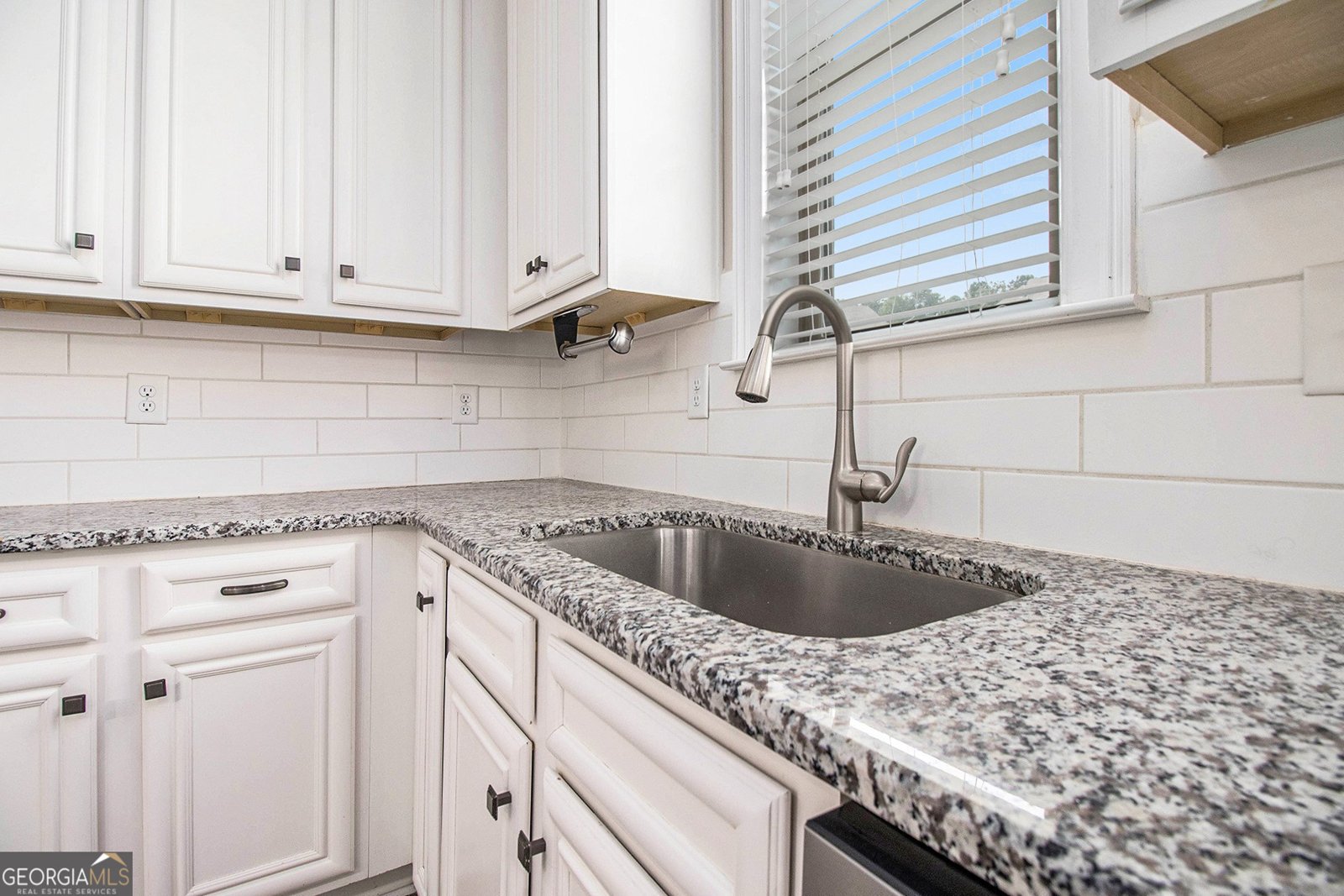 283 Hickory Pointe Drive Acworth - 4