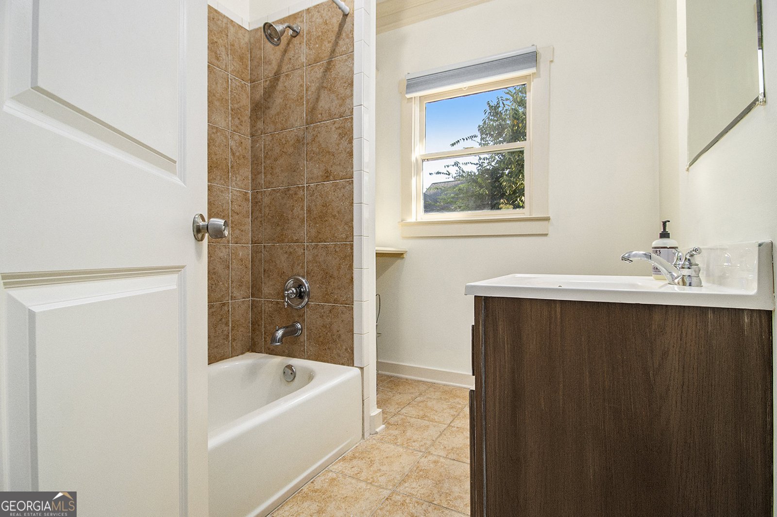 553 Irwin Street Atlanta - 23