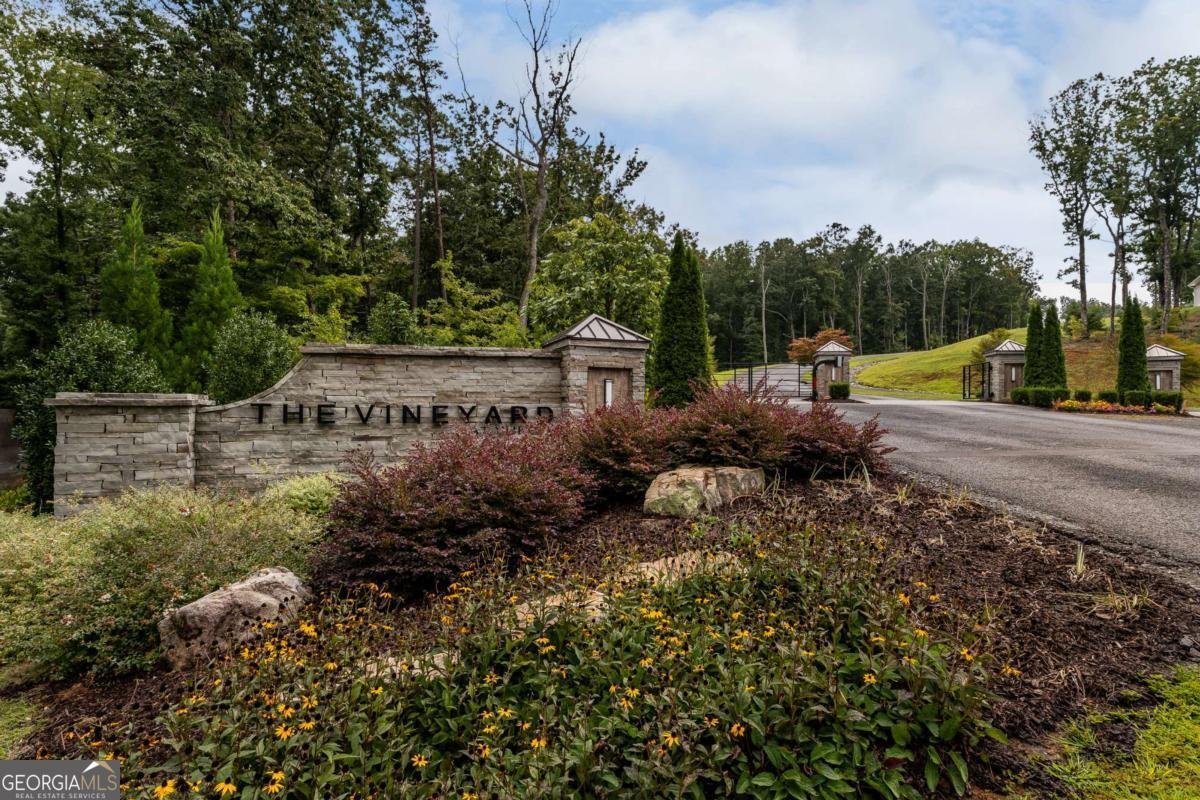 1450 Twisted Oak Road Talking Rock - 35
