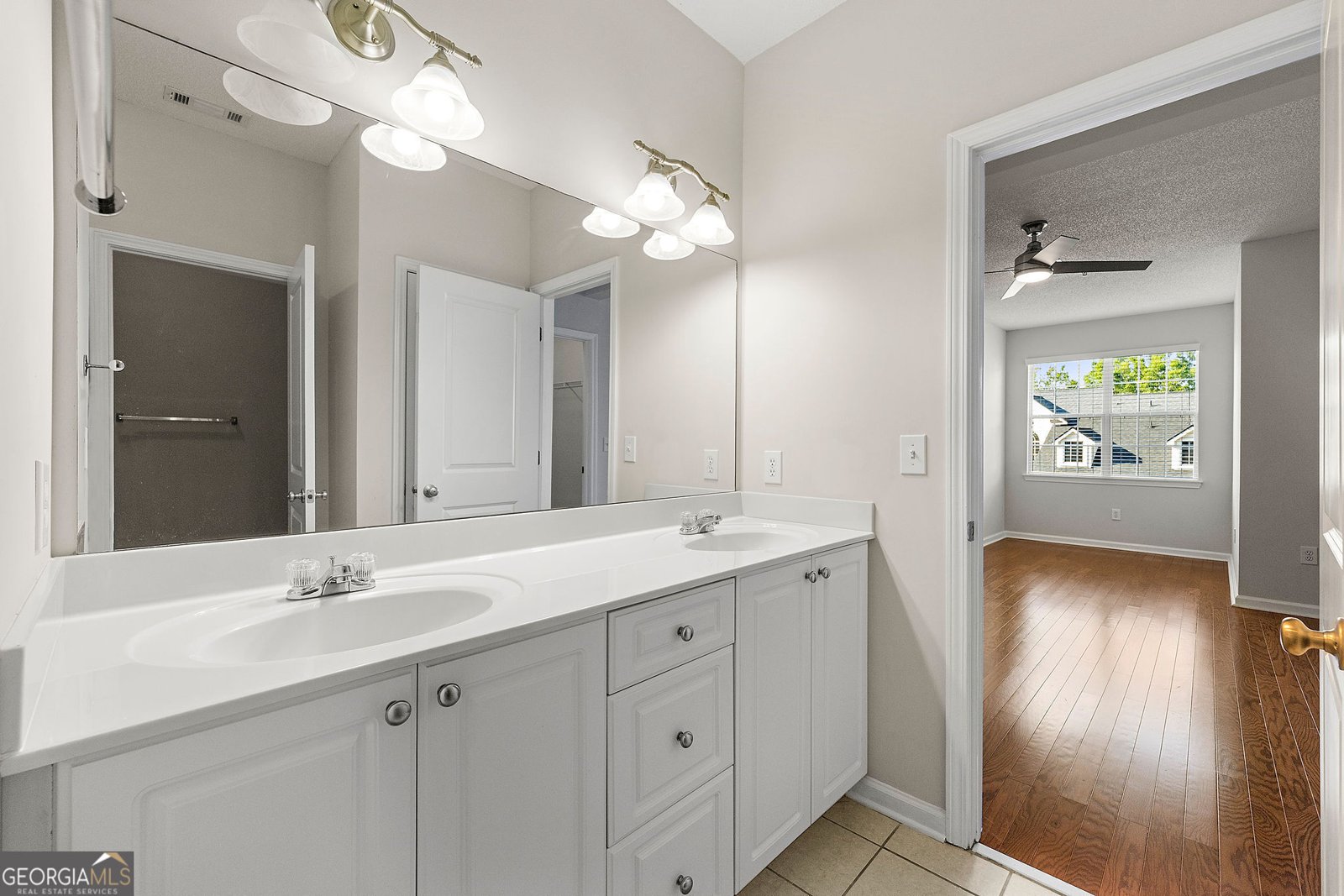 2015 Barrett Lakes Boulevard Kennesaw - 15