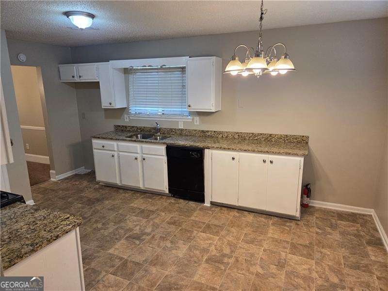 943 Lake Drive Court Stone Mountain - 6