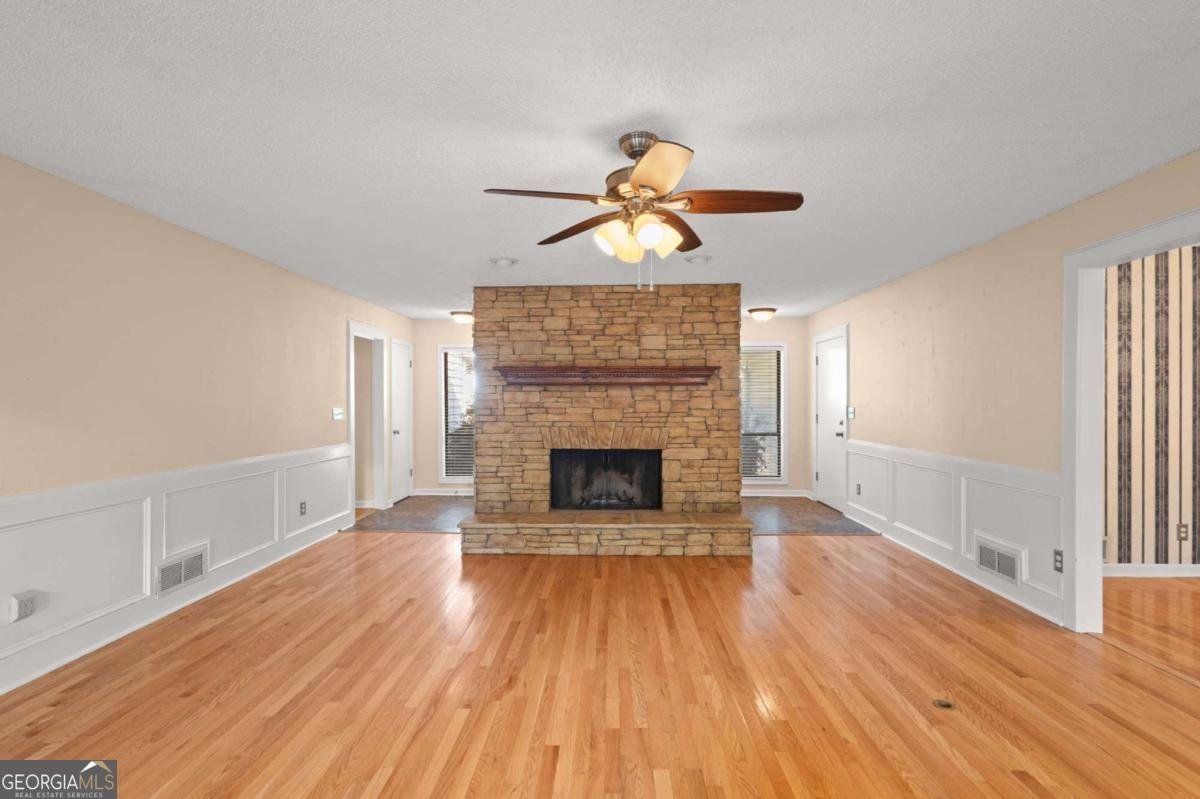 793 Chesterfield Drive Lawrenceville - 17