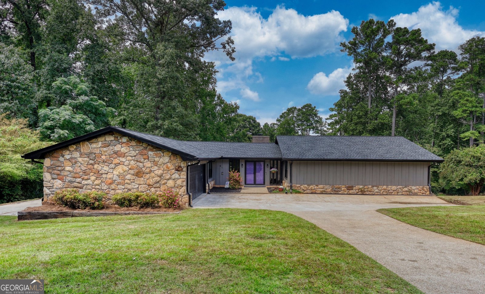 1821 Holmes Drive Conyers - 1