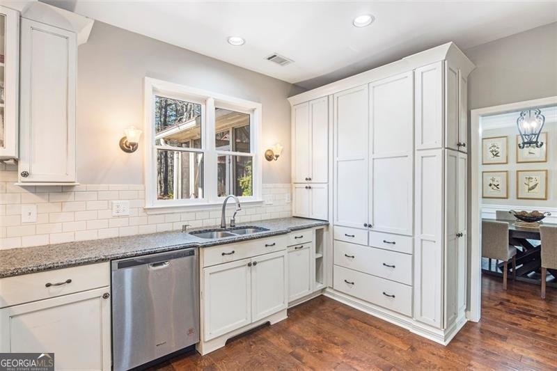 380 VICTORIAN Lane Johns Creek - 1