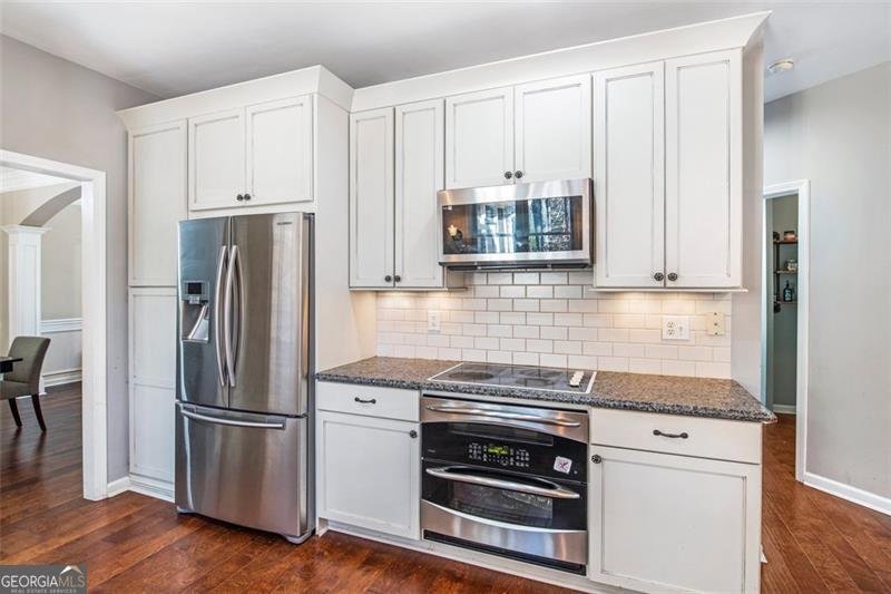 380 VICTORIAN Lane Johns Creek - 2
