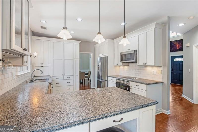 380 VICTORIAN Lane Johns Creek - 3