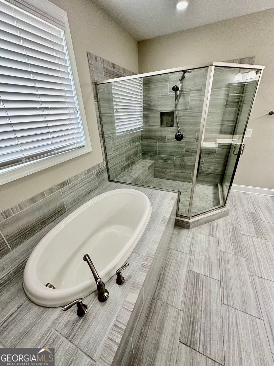 2166 DERBYSHIRE Drive Marietta - 11