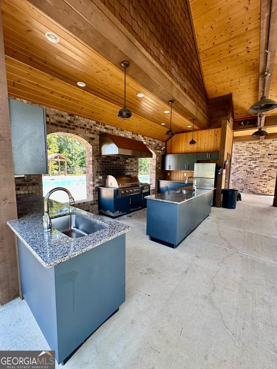 2166 DERBYSHIRE Drive Marietta - 32