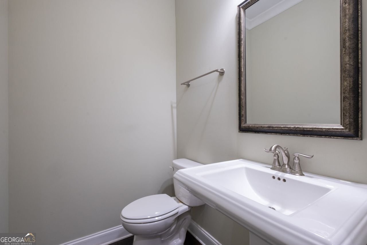 2166 DERBYSHIRE Drive Marietta - 43