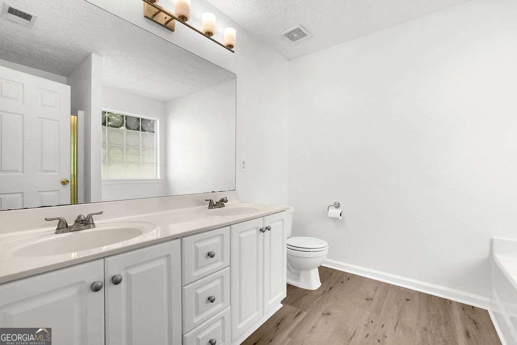 3505 English Oaks Drive Kennesaw - 27