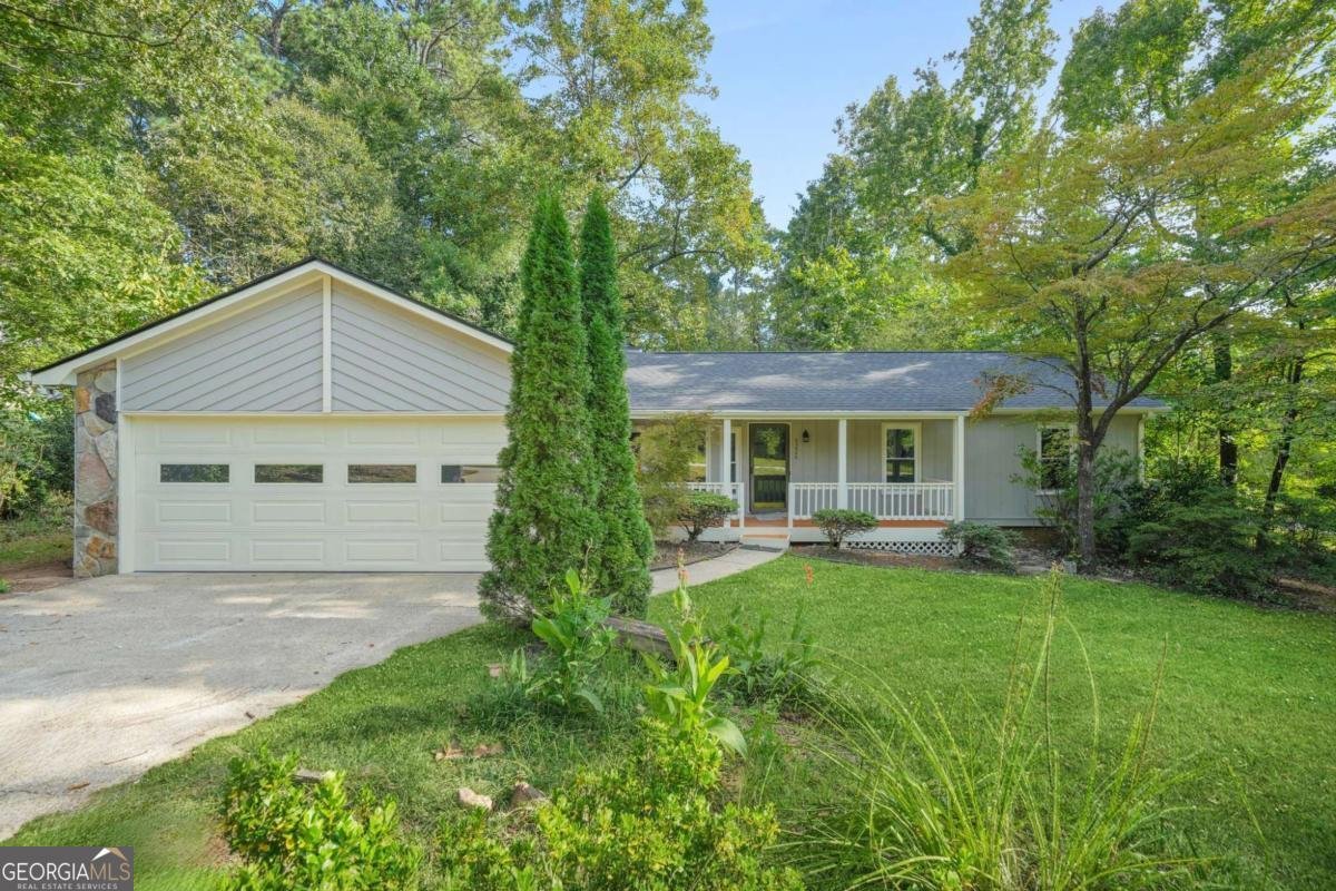 5226 Cumberland Way Stone Mountain - 1