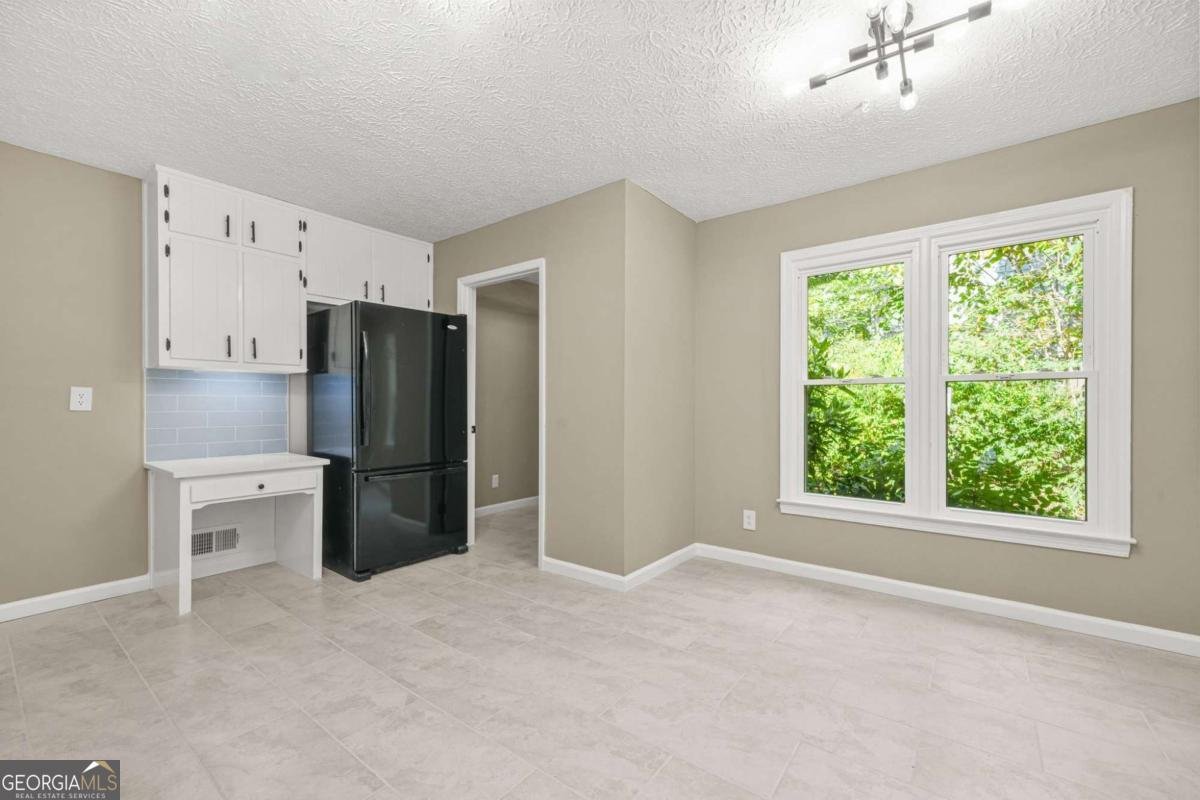 5226 Cumberland Way Stone Mountain - 10