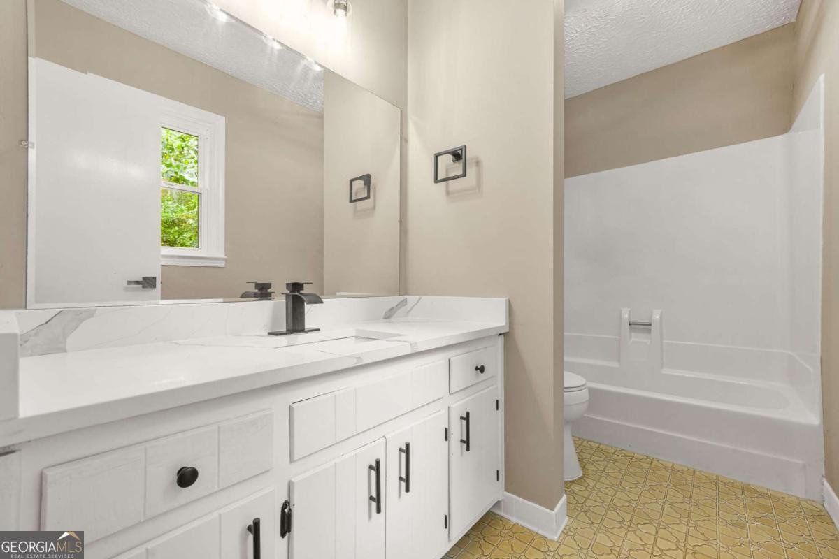 5226 Cumberland Way Stone Mountain - 14
