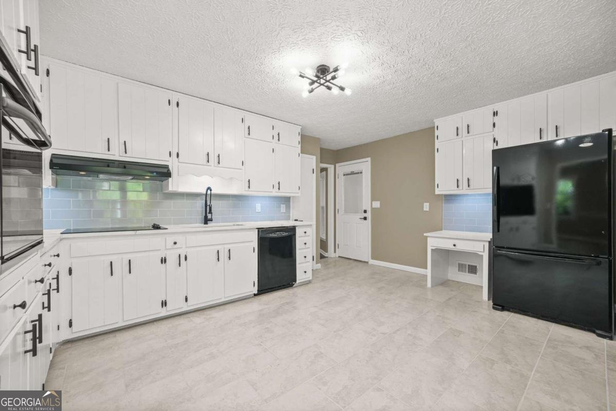 5226 Cumberland Way Stone Mountain - 9