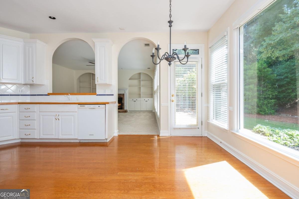 4202 Moccasin Trail Woodstock - 2